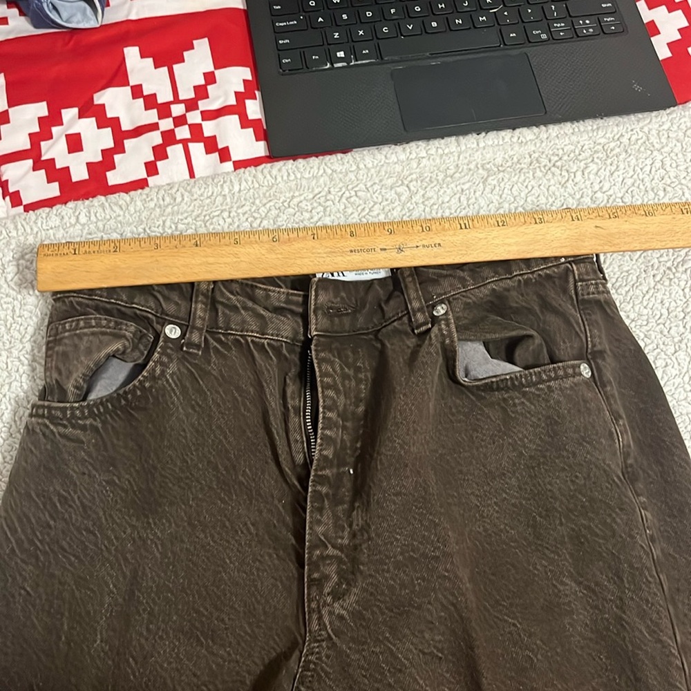 Zara Brown jeans